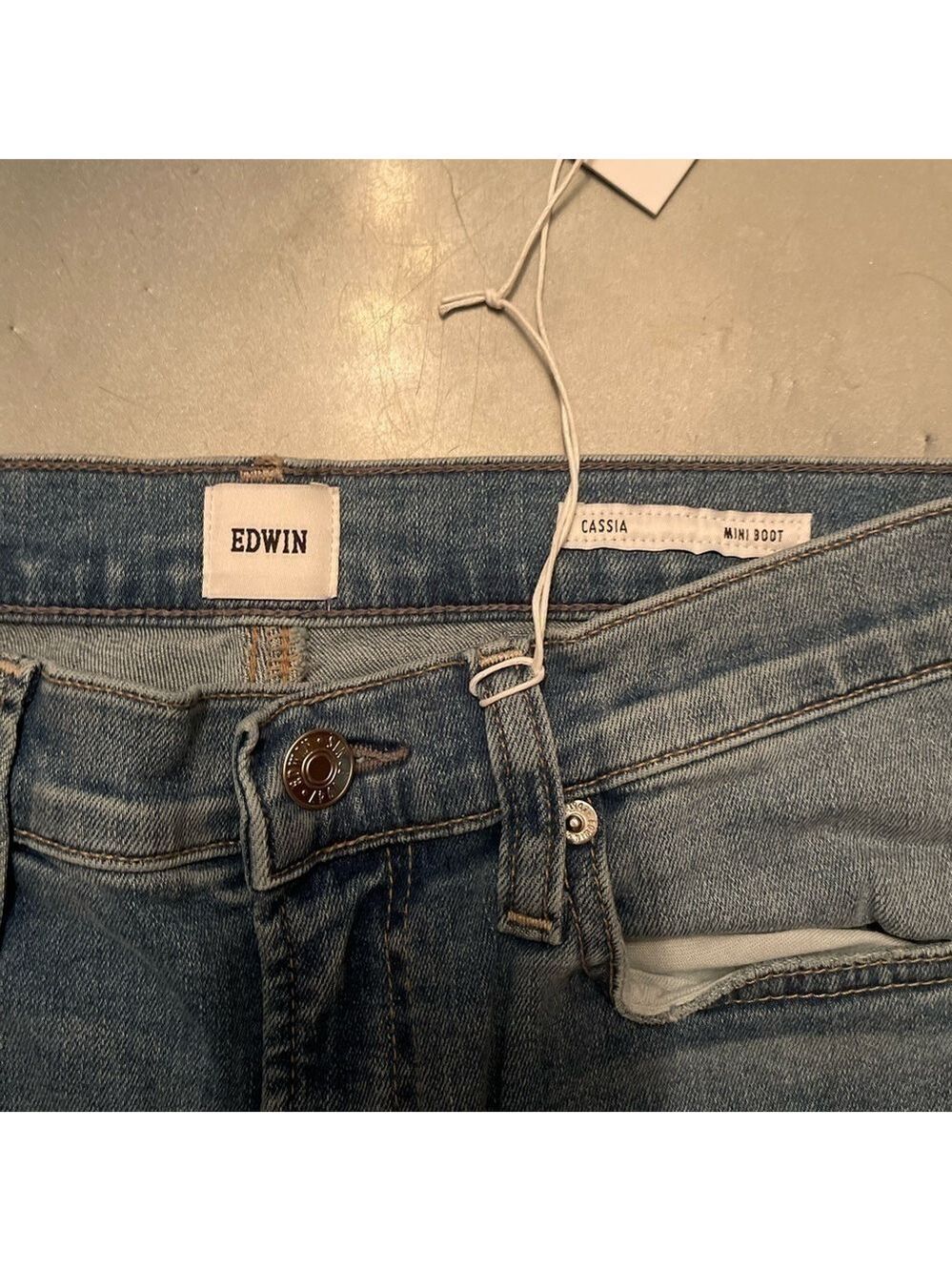 Edwin NWT Cassia Mini Bootcut Jeans 27 Light Wash - Picture 3 of 7